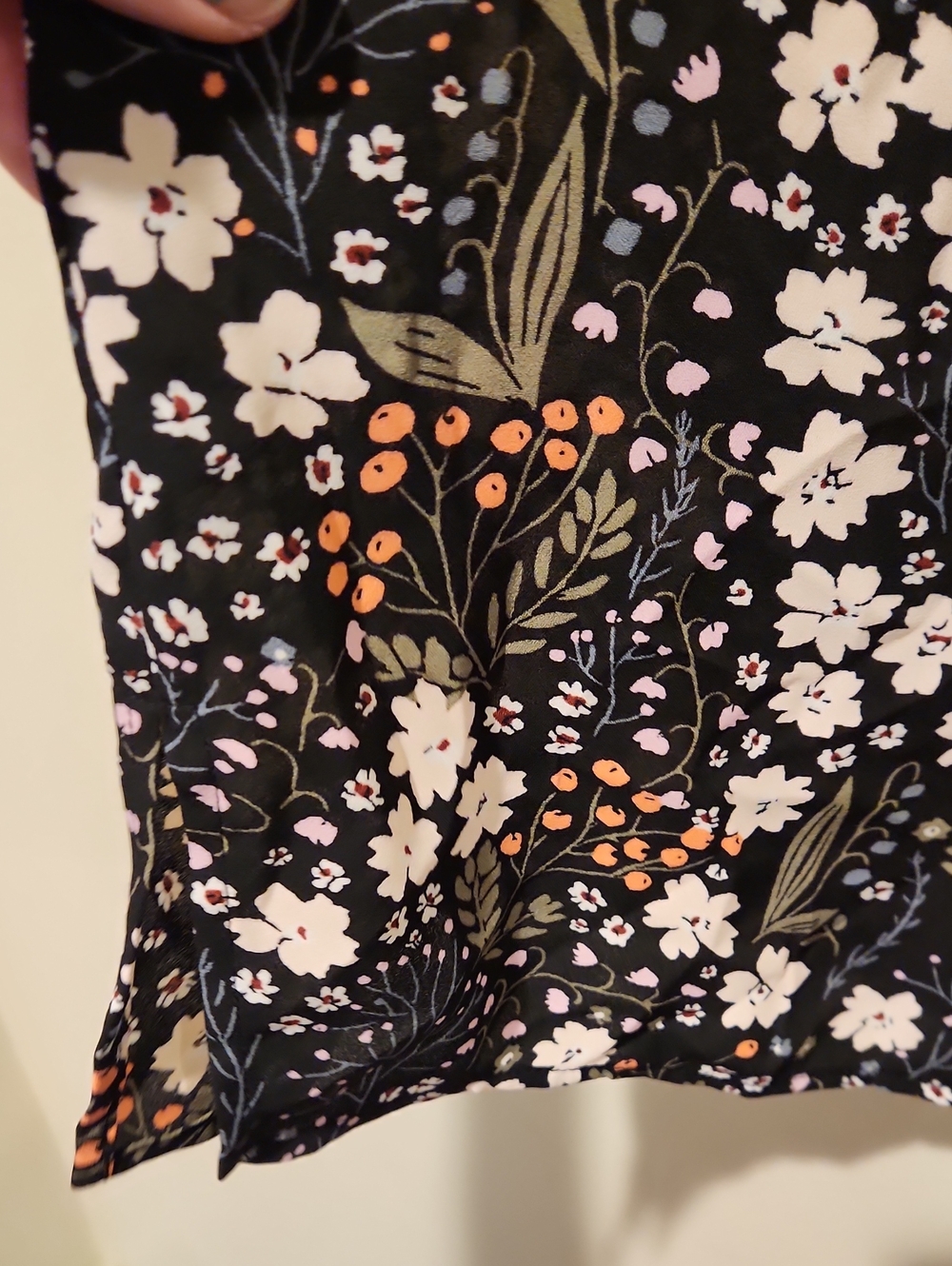 ❤️ NWT! LOFT FLORAL FLUTTER SLEEVE FLOWY BLOUSE / TOP, MEDIUM - Picture 6 of 10